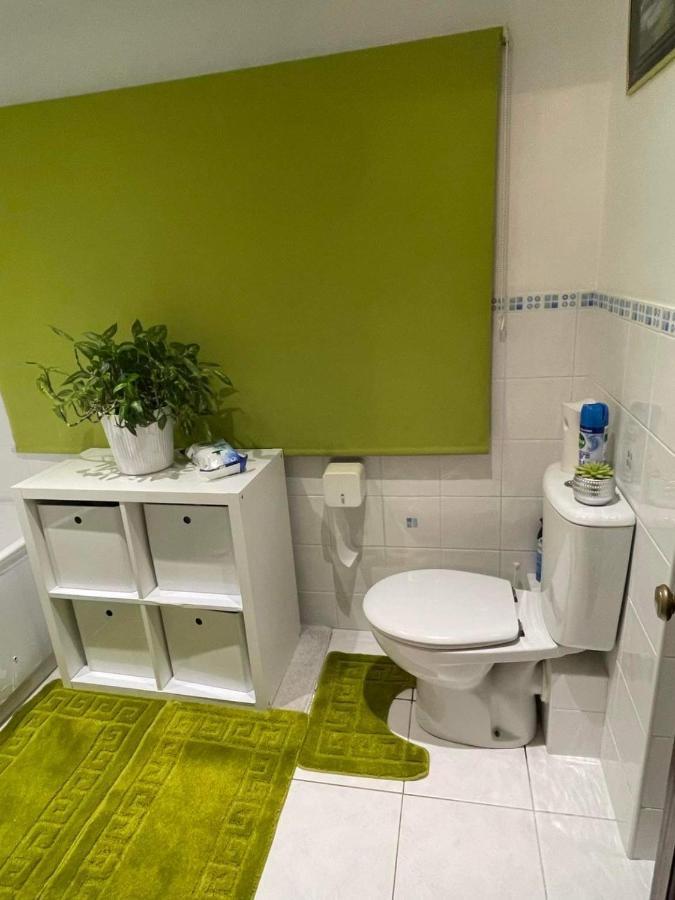 Cozy Homestay London Borough of London Borough of Croydon Exteriör bild