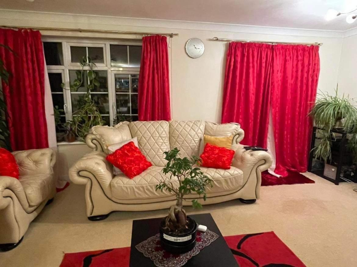 Cozy Homestay London Borough of London Borough of Croydon Exteriör bild