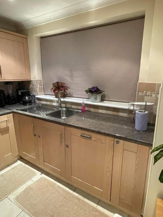 Cozy Homestay London Borough of London Borough of Croydon Exteriör bild
