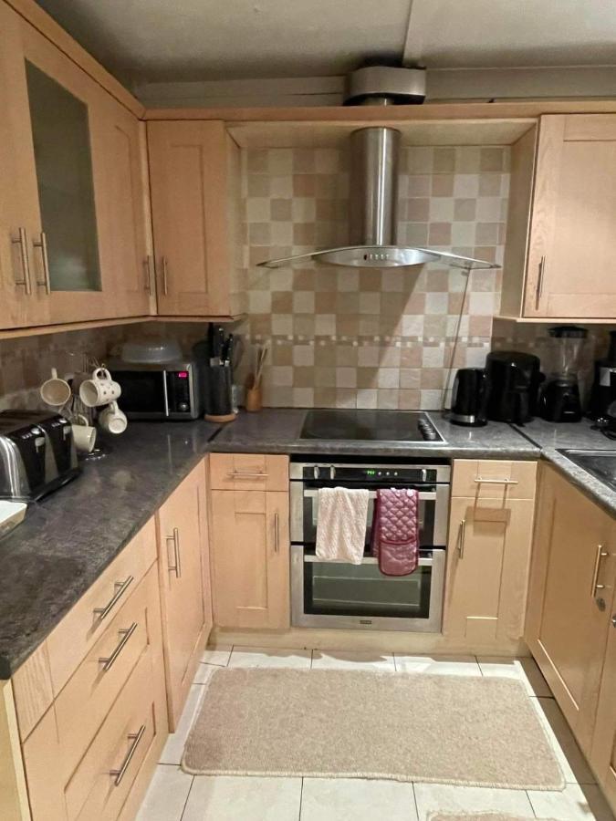 Cozy Homestay London Borough of London Borough of Croydon Exteriör bild
