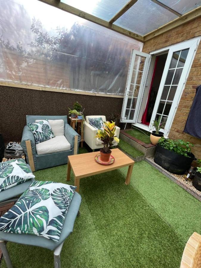 Cozy Homestay London Borough of London Borough of Croydon Exteriör bild